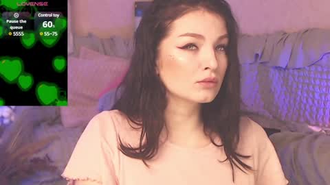 Snapshot of britneybarker chatting on December 8, 2024, 1:35 am britneybarker online show from December 8, 2024, 1:35 am