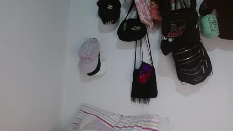 maru miaw   Please help me to reach 100 thumbs up online show from October 1, 2025, 1:11 am