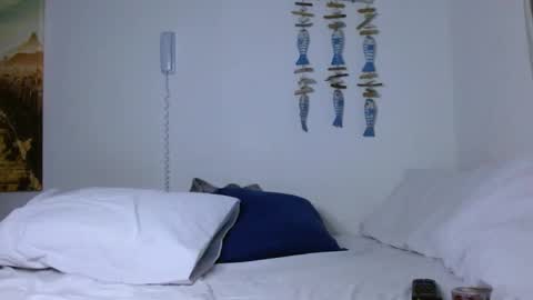 maru miaw   Please help me to reach 100 thumbs up online show from October 21, 2025, 11:27 pm