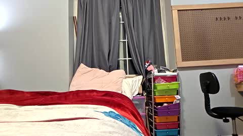 Snapshot of brkenprincess81 chatting on October 31, 2025, 5:52 am brkenprincess81 online show from October 31, 2025, 5:52 am