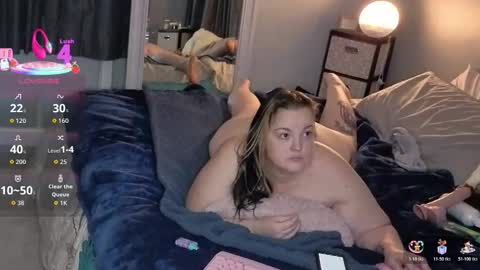 brkenprincess81 online show from November 24, 2025, 10:37 am