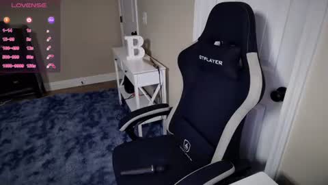 brookebee online show from February 18, 2025, 2:59 am