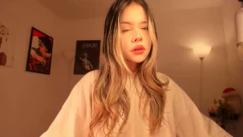 Snapshot of brooklyn_baby_ chatting on December 19, 2025, 4:52 am Nat Independent model Please help me to reach 200 thumbs up online show from December 19, 2025, 4:52 am