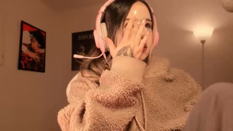 Snapshot of brooklyn_baby_ chatting on January 15, 2026, 4:17 am Nat Independent model Please help me to reach 200 thumbs up online show from January 15, 2026, 4:17 am