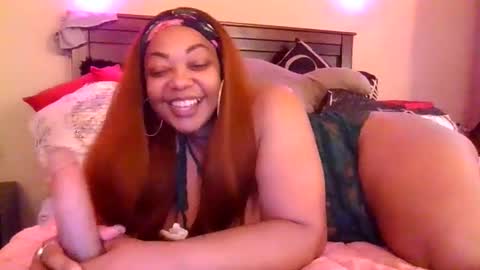 Snapshot of brownroundrenee chatting on February 3, 2025, 10:58 am brownroundrenee online show from February 3, 2025, 10:58 am