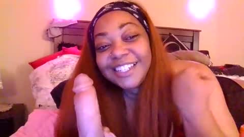 Snapshot of brownroundrenee chatting on February 4, 2025, 9:52 pm brownroundrenee online show from February 4, 2025, 9:52 pm