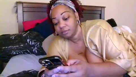 Snapshot of brownroundrenee chatting on September 27, 2025, 9:47 am brownroundrenee online show from September 27, 2025, 9:47 am