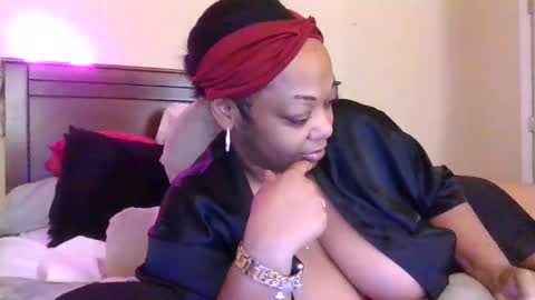 brownroundrenee online show from November 5, 2025, 11:21 am