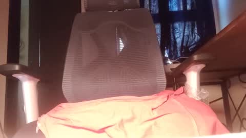 Snapshot of brownuncut3019 chatting on January 18, 2025, 12:04 pm brownuncut3019 online show from January 18, 2025, 12:04 pm