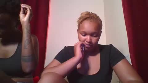 Snapshot of browny_candyz chatting on December 17, 2024, 12:33 pm Tracy online show from December 17, 2024, 12:33 pm