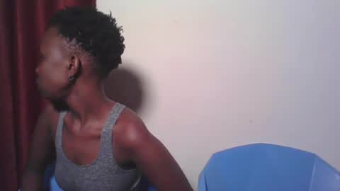 Snapshot of browny_candyz chatting on January 21, 2025, 2:43 am Tracy online show from January 21, 2025, 2:43 am