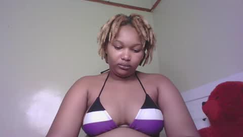 Snapshot of browny_candyz chatting on February 18, 2025, 1:33 pm Tracy online show from February 18, 2025, 1:33 pm
