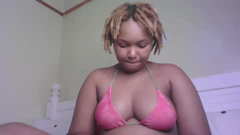 Snapshot of browny_candyz chatting on February 19, 2025, 3:39 am Tracy online show from February 19, 2025, 3:39 am