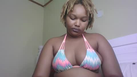 Snapshot of browny_candyz chatting on February 24, 2025, 5:54 am Tracy online show from February 24, 2025, 5:54 am