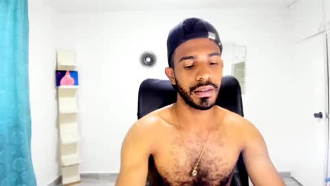 bruce_1111 online show from September 26, 2025, 8:35 pm