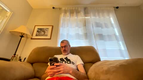 Snapshot of bruce_918 chatting on February 7, 2025, 5:18 pm Bruce online show from February 7, 2025, 5:18 pm