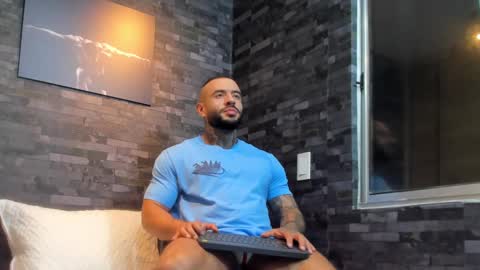 brucedallas online show from October 16, 2025, 2:56 am