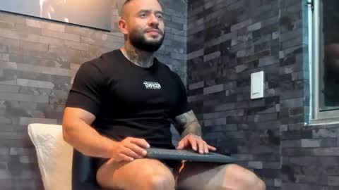 brucedallas online show from May 11, 2026, 2:39 am
