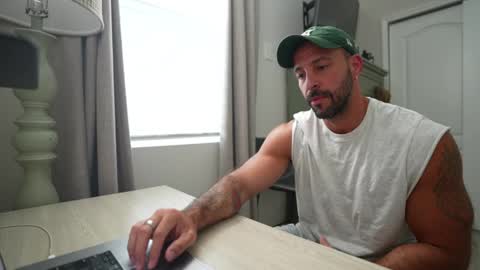 onlyfans BRUCESTRYKER online show from November 25, 2025, 7:03 pm