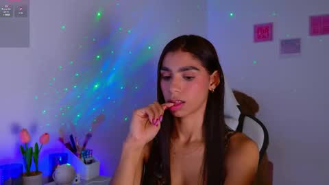 Snapshot of brunetteadams001 chatting on December 1, 2025, 5:56 am SARAH online show from December 1, 2025, 5:56 am