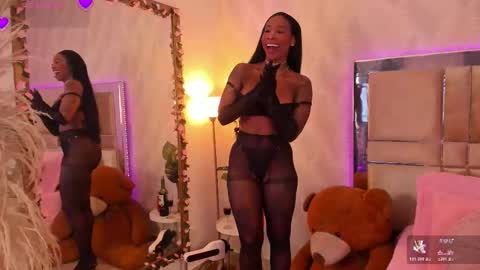 Snapshot of brunettklaryss chatting on November 8, 2025, 8:03 am Brenda online show from November 8, 2025, 8:03 am