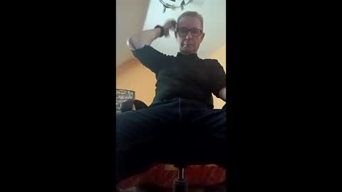bruno5629 online show from April 21, 2026, 12:11 pm