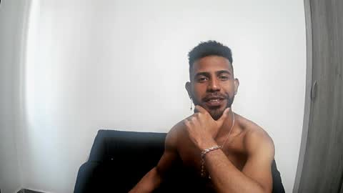 bruno_cortez11 online show from April 28, 2026, 5:40 pm