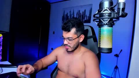 Snapshot of bruno_diaz31 chatting on December 22, 2024, 11:31 pm Bruno online show from December 22, 2024, 11:31 pm