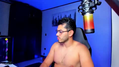 Snapshot of bruno_diaz31 chatting on February 19, 2025, 12:00 pm Bruno online show from February 19, 2025, 12:00 pm