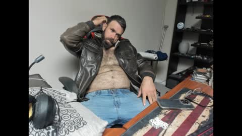 BRUTALMASTER1983 online show from December 19, 2024, 7:29 pm