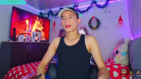 Snapshot of bryam_hot chatting on December 11, 2024, 1:05 am BRYAM INDEPENDENT MODEL online show from December 11, 2024, 1:05 am