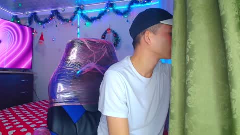 Snapshot of bryam_hot chatting on December 16, 2024, 2:15 am BRYAM INDEPENDENT MODEL online show from December 16, 2024, 2:15 am