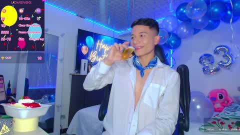 Snapshot of bryam_hot chatting on January 14, 2025, 5:08 am BRYAM INDEPENDENT MODEL online show from January 14, 2025, 5:08 am