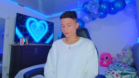 Snapshot of bryam_hot chatting on January 16, 2025, 2:30 am BRYAM INDEPENDENT MODEL online show from January 16, 2025, 2:30 am