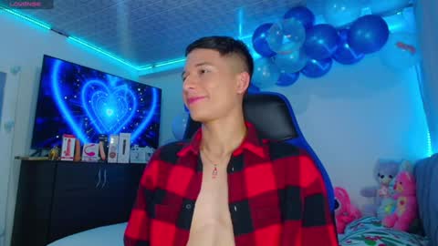 Snapshot of bryam_hot chatting on January 17, 2025, 3:55 am BRYAM INDEPENDENT MODEL online show from January 17, 2025, 3:55 am