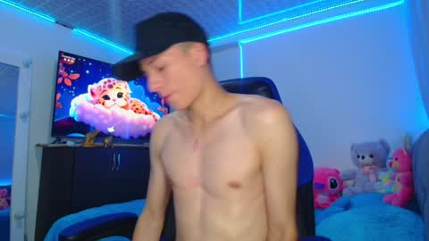 Snapshot of bryam_hot chatting on January 23, 2025, 2:33 am BRYAM INDEPENDENT MODEL online show from January 23, 2025, 2:33 am