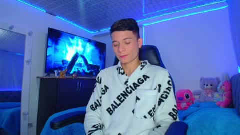 Snapshot of bryam_hot chatting on January 24, 2025, 1:13 am BRYAM INDEPENDENT MODEL online show from January 24, 2025, 1:13 am