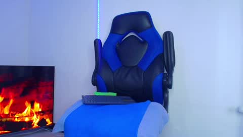 Snapshot of bryam_hot chatting on January 29, 2025, 5:51 am BRYAM INDEPENDENT MODEL online show from January 29, 2025, 5:51 am