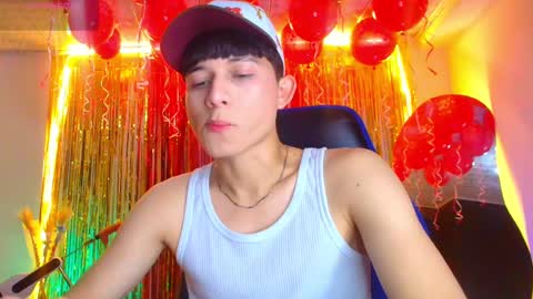 Snapshot of bryam_hot chatting on September 21, 2025, 1:29 am BRYAM INDEPENDENT MODEL online show from September 21, 2025, 1:29 am