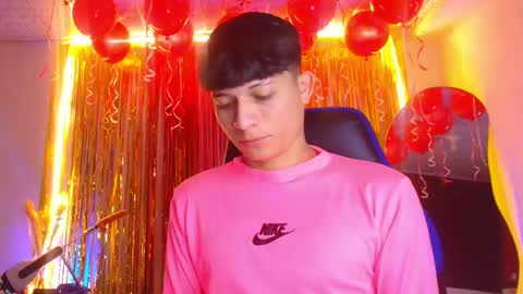 Snapshot of bryam_hot chatting on September 30, 2025, 1:10 am BRYAM INDEPENDENT MODEL online show from September 30, 2025, 1:10 am