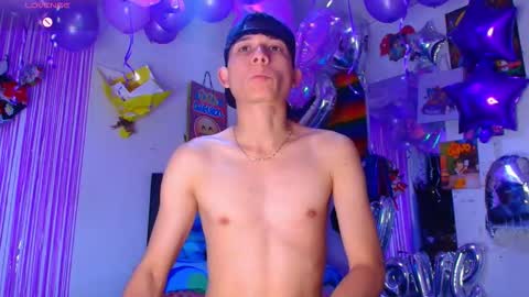 Snapshot of bryam_hot chatting on October 10, 2025, 9:25 pm BRYAM INDEPENDENT MODEL online show from October 10, 2025, 9:25 pm