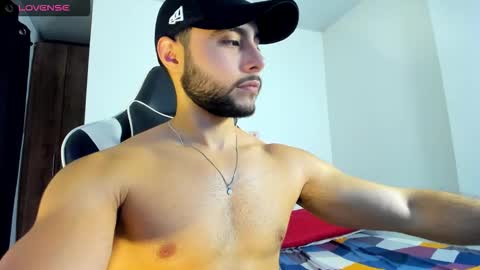 Snapshot of bryan_oficials chatting on October 14, 2025, 12:44 am bryan_oficials online show from October 14, 2025, 12:44 am