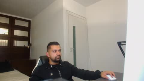 BryceReign online show from April 19, 2026, 4:12 am