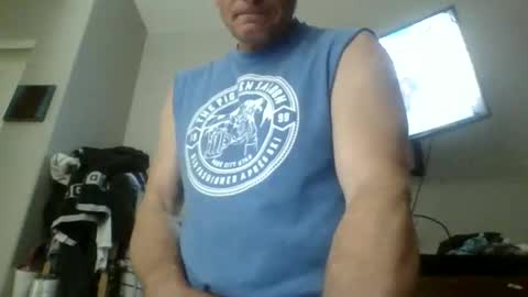 Snapshot of btownstud chatting on April 3, 2026, 3:26 am btownstud online show from April 3, 2026, 3:26 am