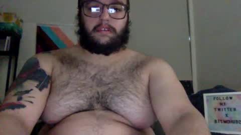 Snapshot of bttmchub98 chatting on January 1, 2025, 5:22 pm bttmchub98 online show from January 1, 2025, 5:22 pm