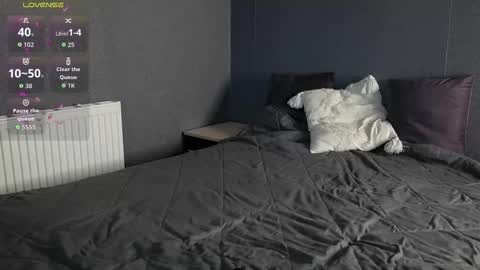 Sabrina  online show from November 23, 2025, 7:19 am