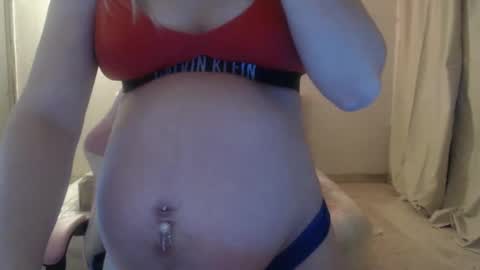 Snapshot of bubblebut11 chatting on March 8, 2025, 6:21 am Isabella but call me isa online show from March 8, 2025, 6:21 am