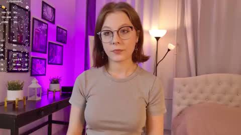 Snapshot of bubblegum_babe_ chatting on October 4, 2025, 8:18 pm Alice online show from October 4, 2025, 8:18 pm