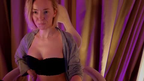 bubbling_crush online show from February 24, 2025, 1:02 am