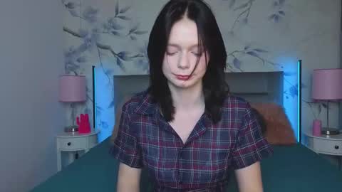 Snapshot of bucks_bunnyy chatting on February 8, 2026, 10:13 pm Leona online show from February 8, 2026, 10:13 pm